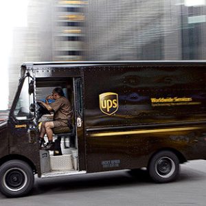 משלוח בשליחים UPS עד הבית